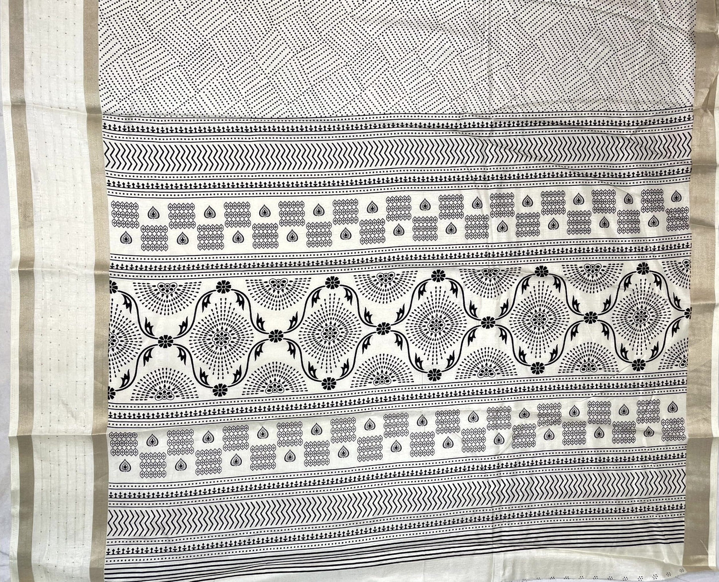 Beige Monochrome Printed Saree with Zari Lines Border and Pallu Design pr0016ai
