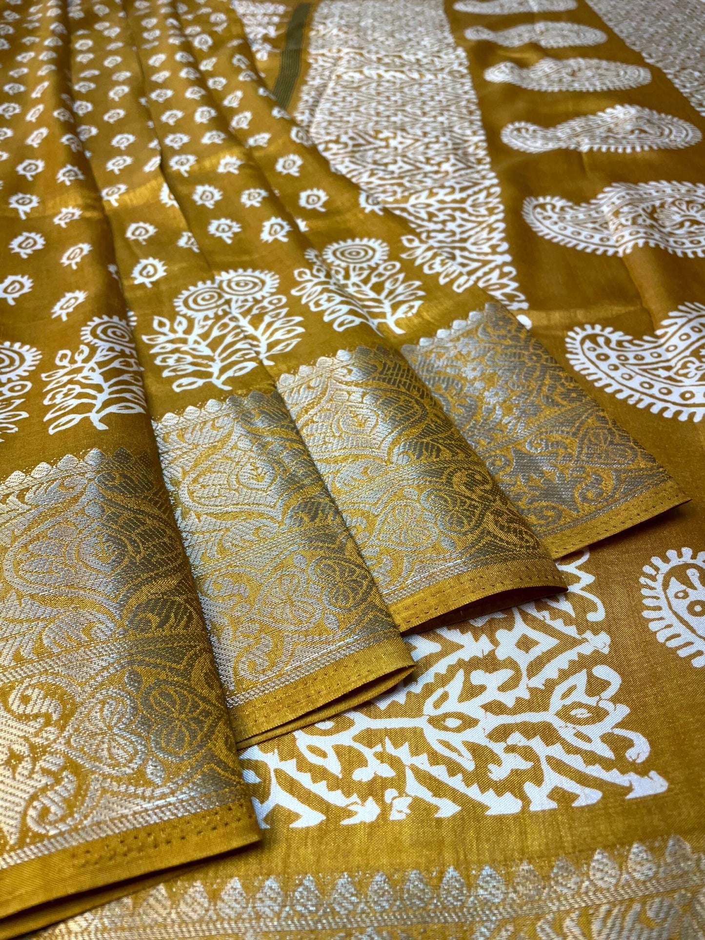 Yellow Viscose Silk Khadi Print Zari Border with Body and Pallow Design pr0095ds