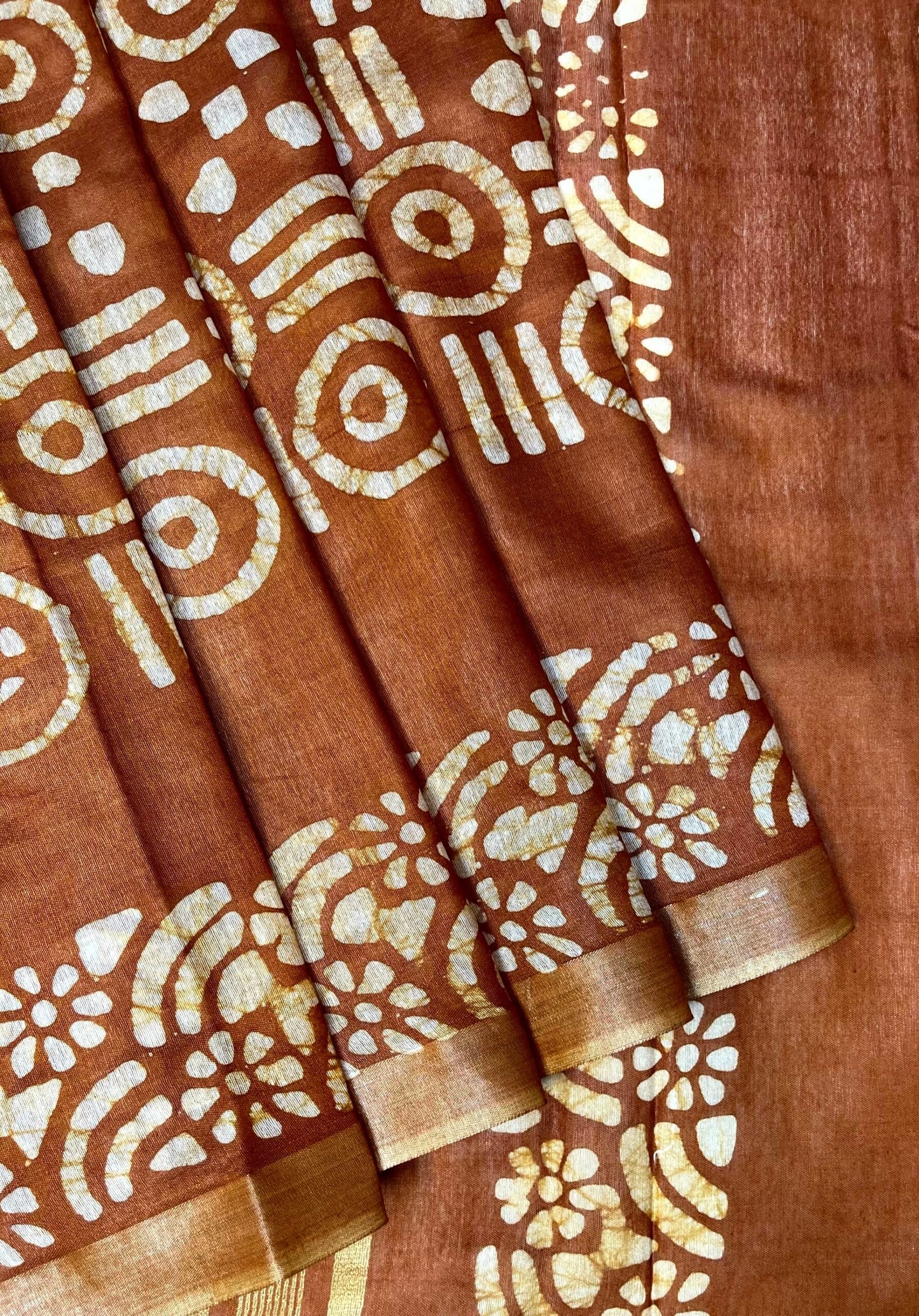 Dark Orange Batik Printed Zari Border with Body and Pallu Design pr0123ds