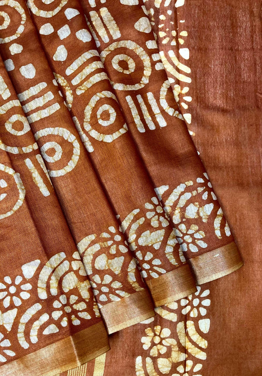 Dark Orange Batik Printed Zari Border with Body and Pallu Design pr0123ds