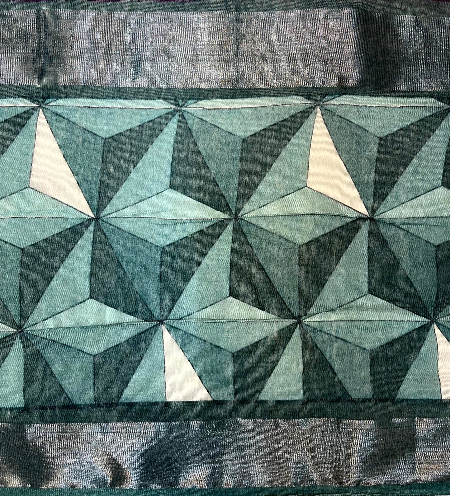 Magenta Viscose Silk Digital Print Zari Border with Body and Pallu Geometrical Design pr0129ds