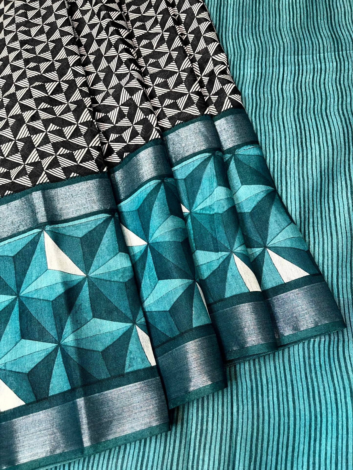 Black Viscose Silk Digital Print Zari Border with Body and Pallu Geometrical Design pr0130ds