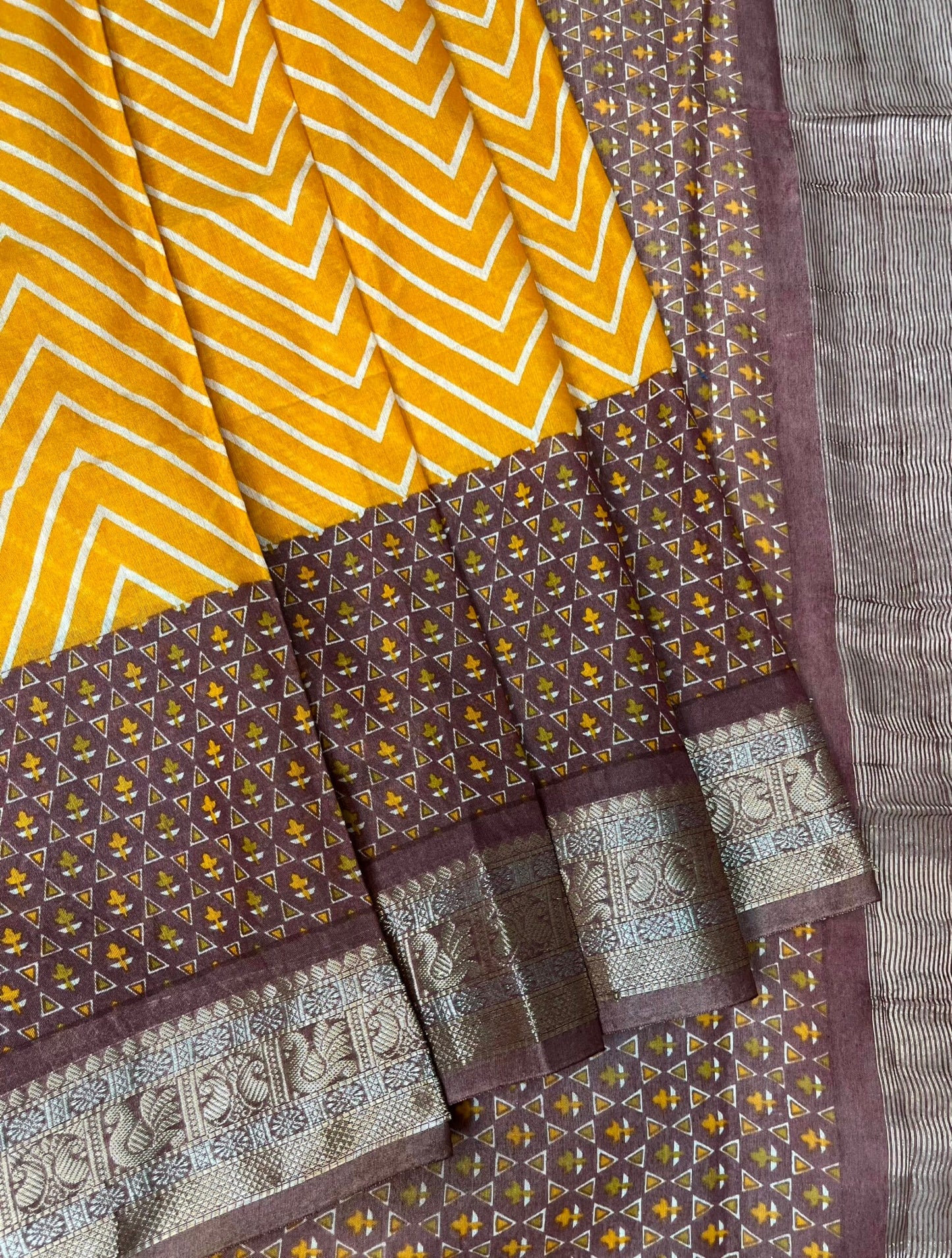 Mustard Viscose Silk Digital Print Zari Border with Body and Pallu Zig-Zag Design pr0133ds