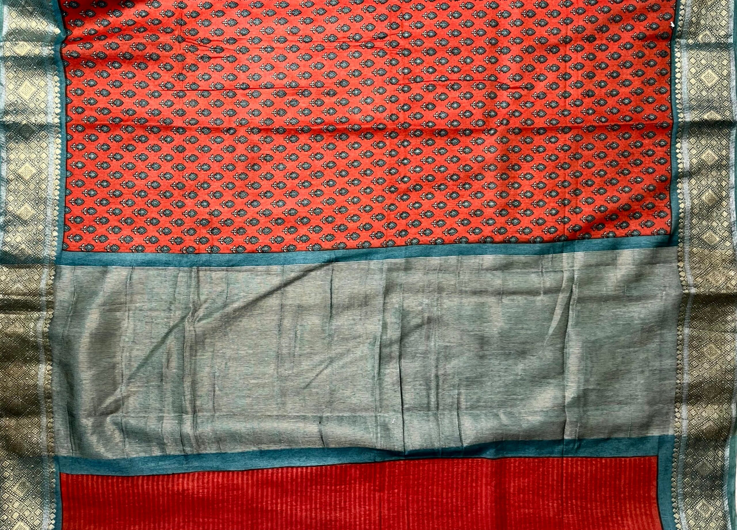 Red Viscose Silk Digital Print Zari Border with Body and Pallu Floral Design pr0142ds