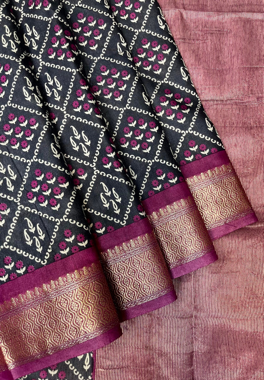 Black and Magenta Viscose Silk Digital Print Zari Border with Body and Pallu Floral Design pr0146ds