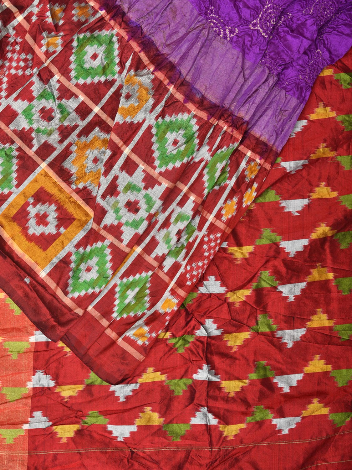 Purple and Maroon Bandhani Ikat Silk Handloom Saree with One Side Border Design bn0483