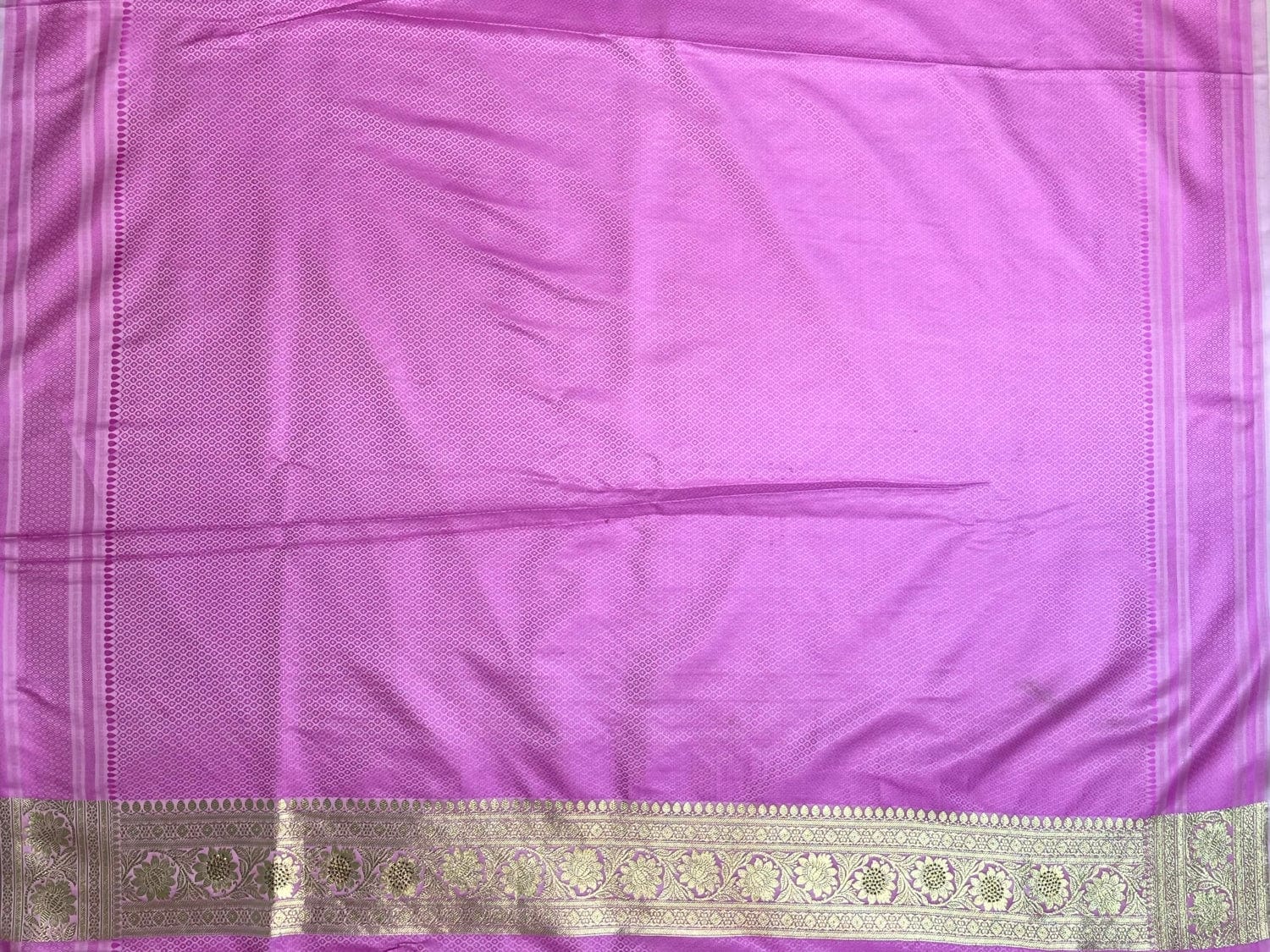 Purple Banaras Katan Silk with Zari Lines with Intricate Border and Pallu Design b0375ds