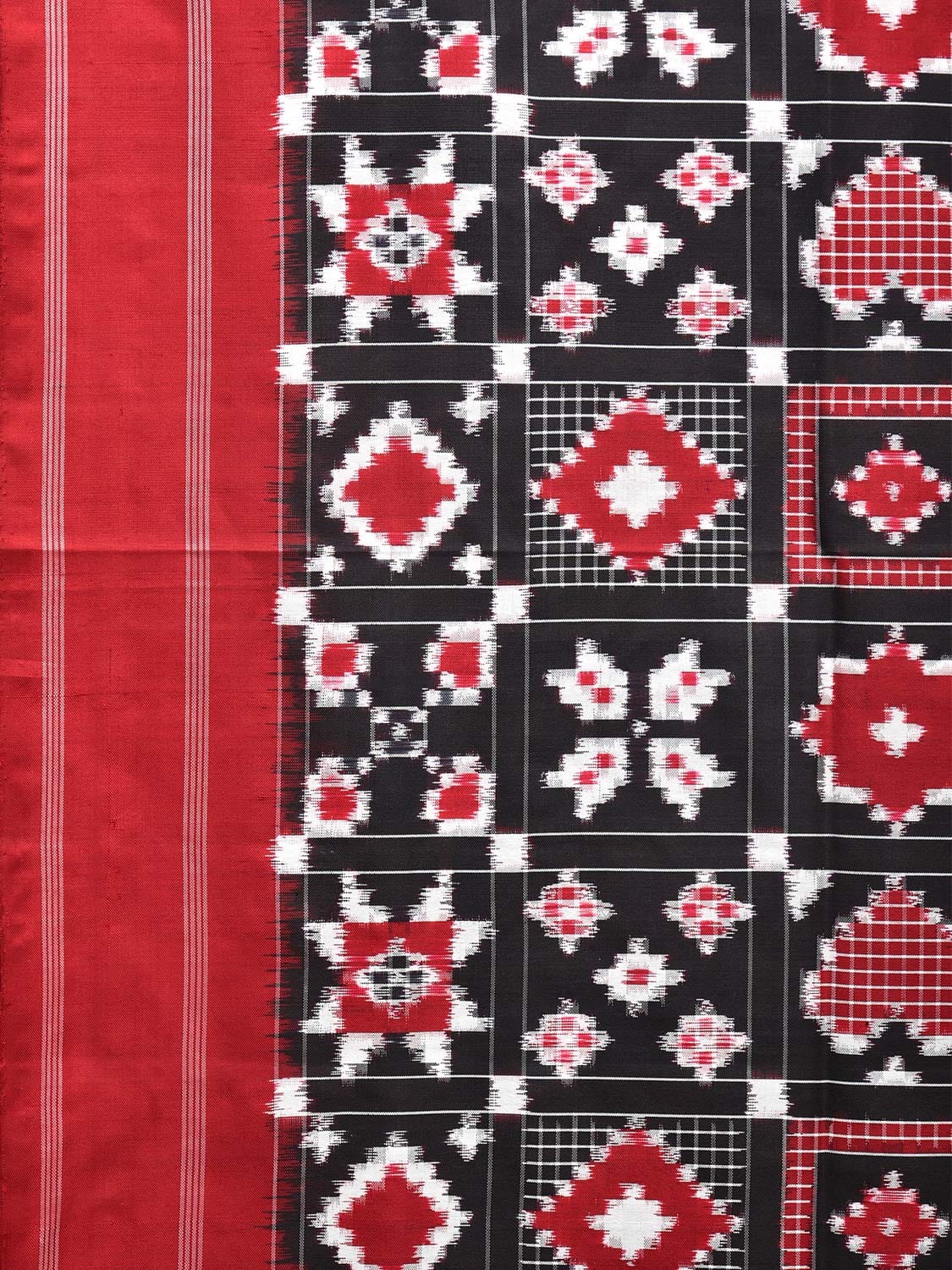 Red and Black Pochampally Double Ikat Silk Handloom Saree with Telia Design i0752