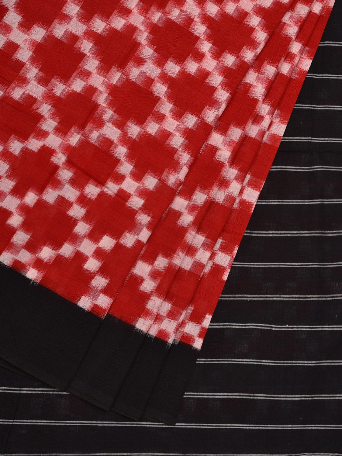 Red and Black Pochampally Ikat Cotton Handloom Saree with Grill Design i0707