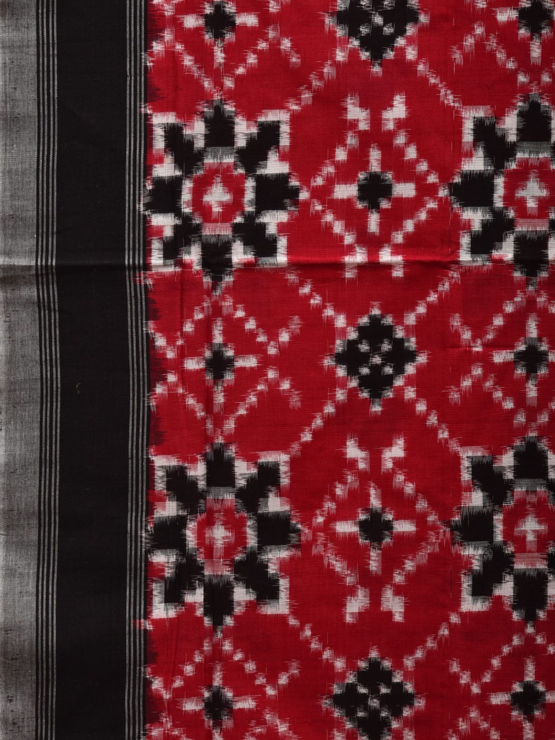 Red and Black Pochampally Ikat Cotton Handloom Saree with Telia Design i0670