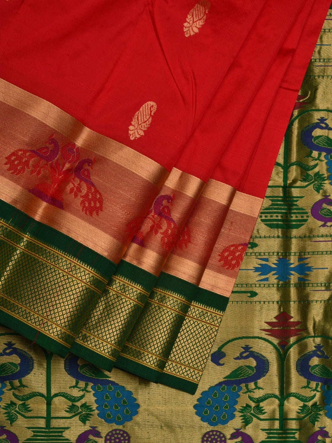 Red and Dark Green Paithani Silk Handloom Saree with Pallu and Border Design p0418