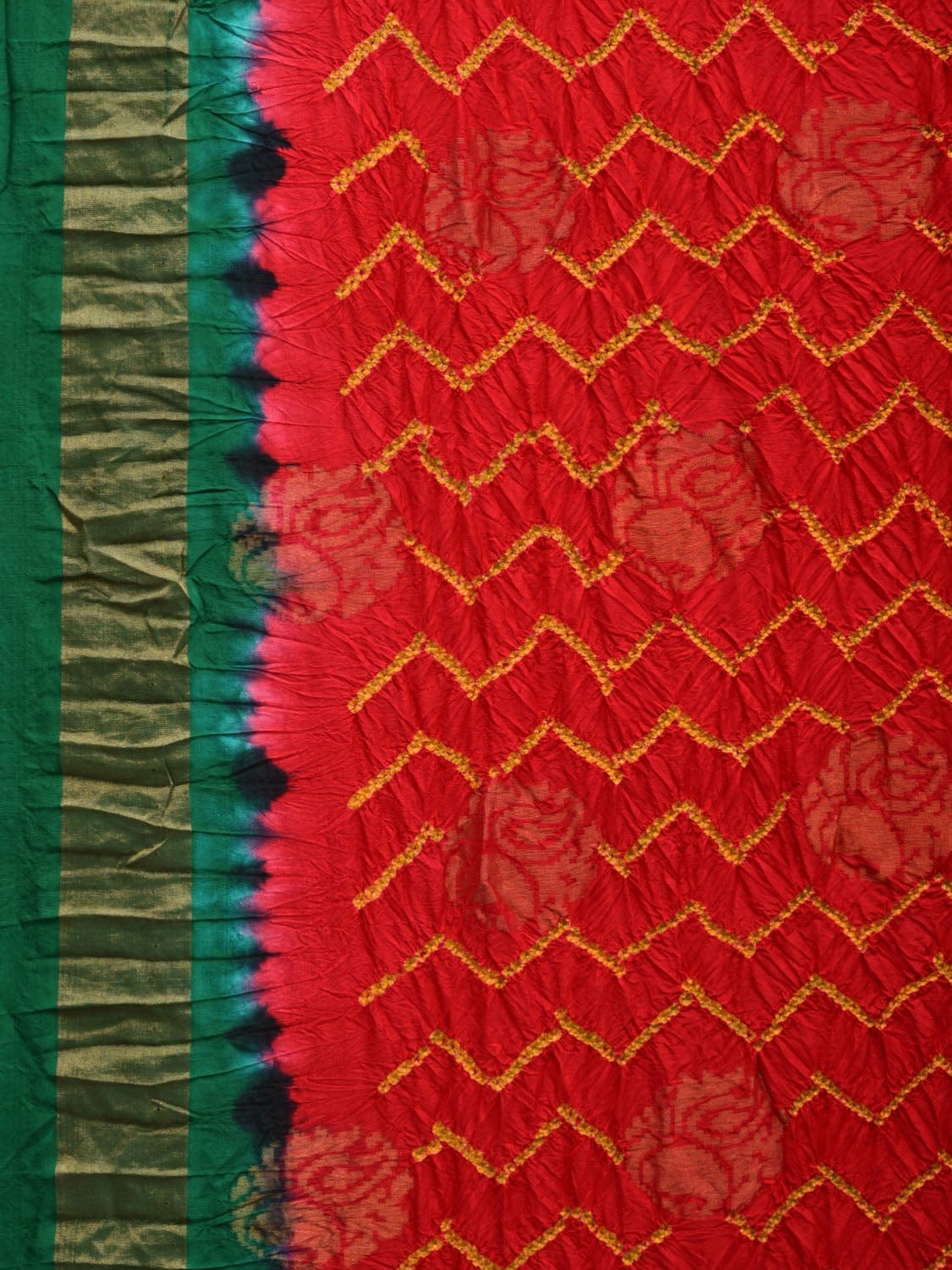 Red and Green Bandhani Uppada Silk Handloom Saree with Nilambari Buta Design bn0330