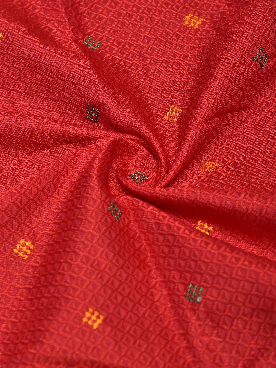 Red and Green Kasuti Viscose Blouse with Peacock Design Length 1mt Width 44 Inches BL0155