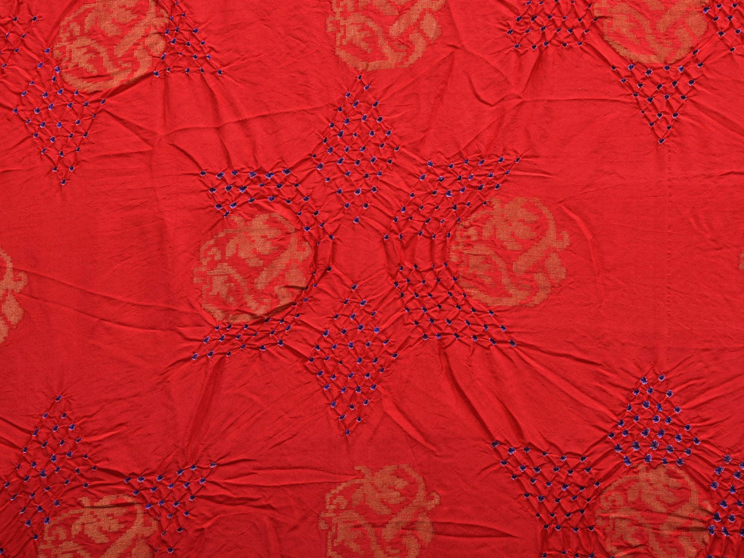 Red and Lavender Bandhani Uppada Silk Handloom Saree with Nilambari Buta Design bn0363