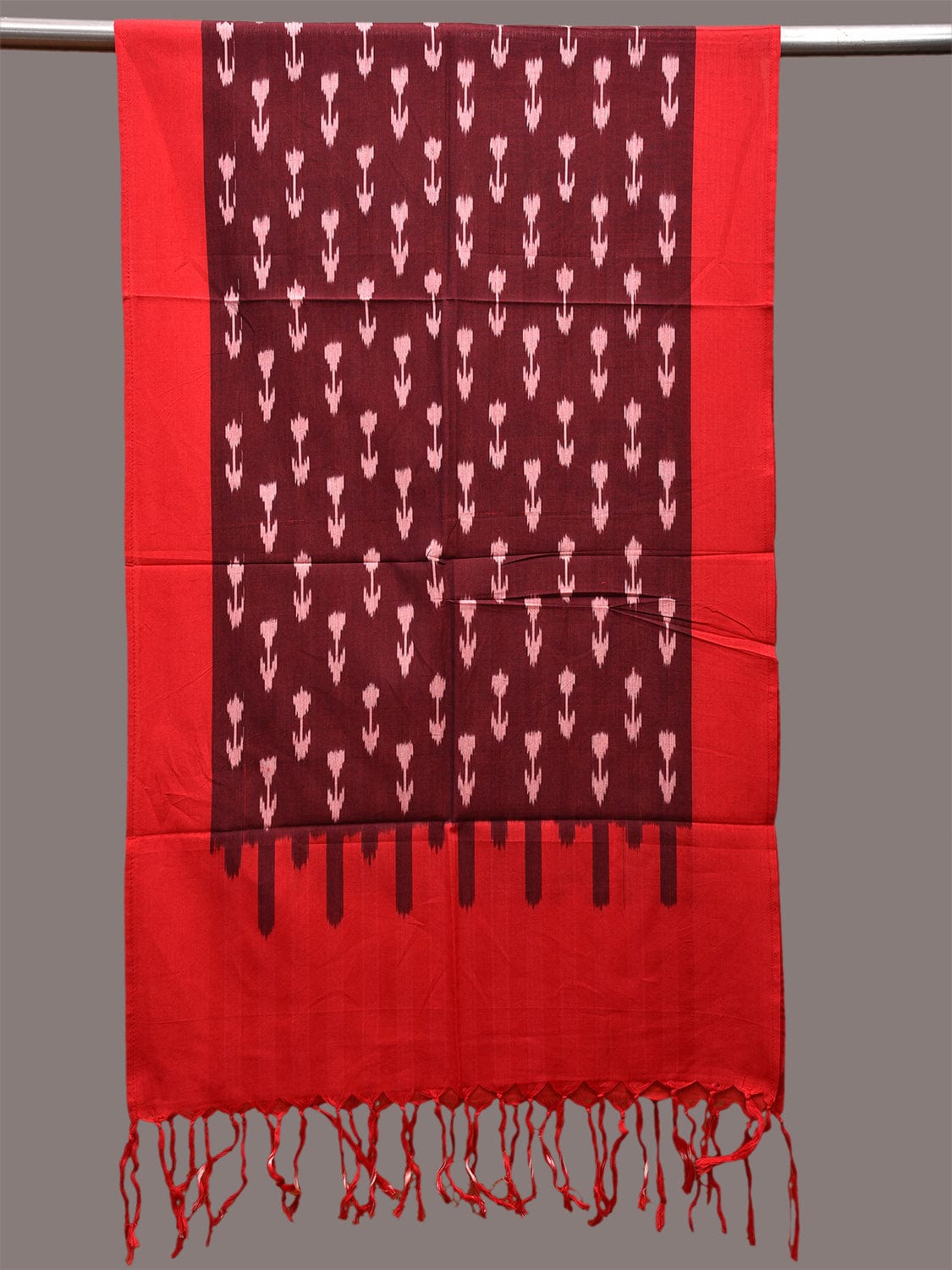Red and Maroon Pochampally Ikat Cotton Handloom Stole with Arrowhead Design ds3648