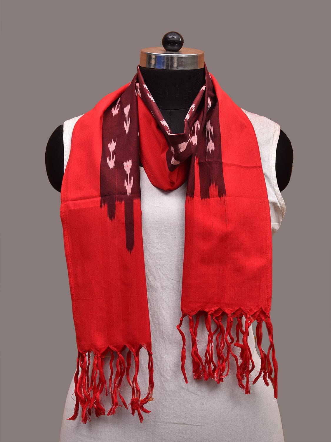 Red and Maroon Pochampally Ikat Cotton Handloom Stole with Arrowhead Design ds3648