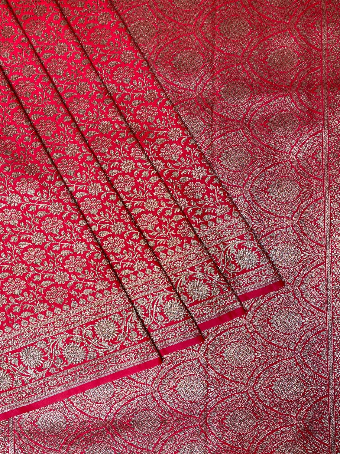 Red Antique Zari Banaras Katan Intricate Allover Brocade Saree with   Border and Pallu Design b0348ds