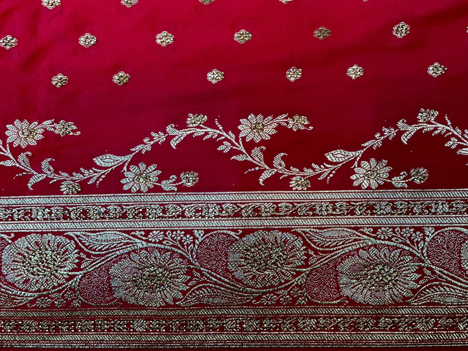 Red Banaras Katan Silk Saree with Body Butti and Border Design b0369ds