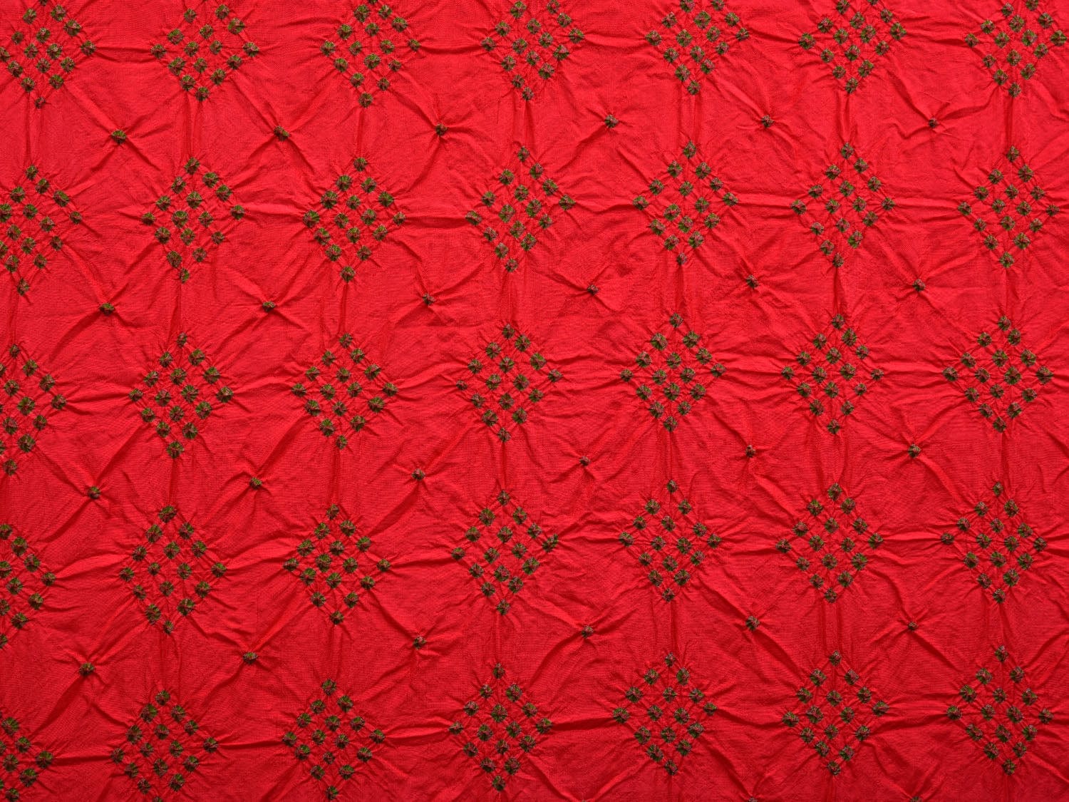 Red Bandhani Gadwal Silk Handloom Saree with Mango Pallu Design bn0391