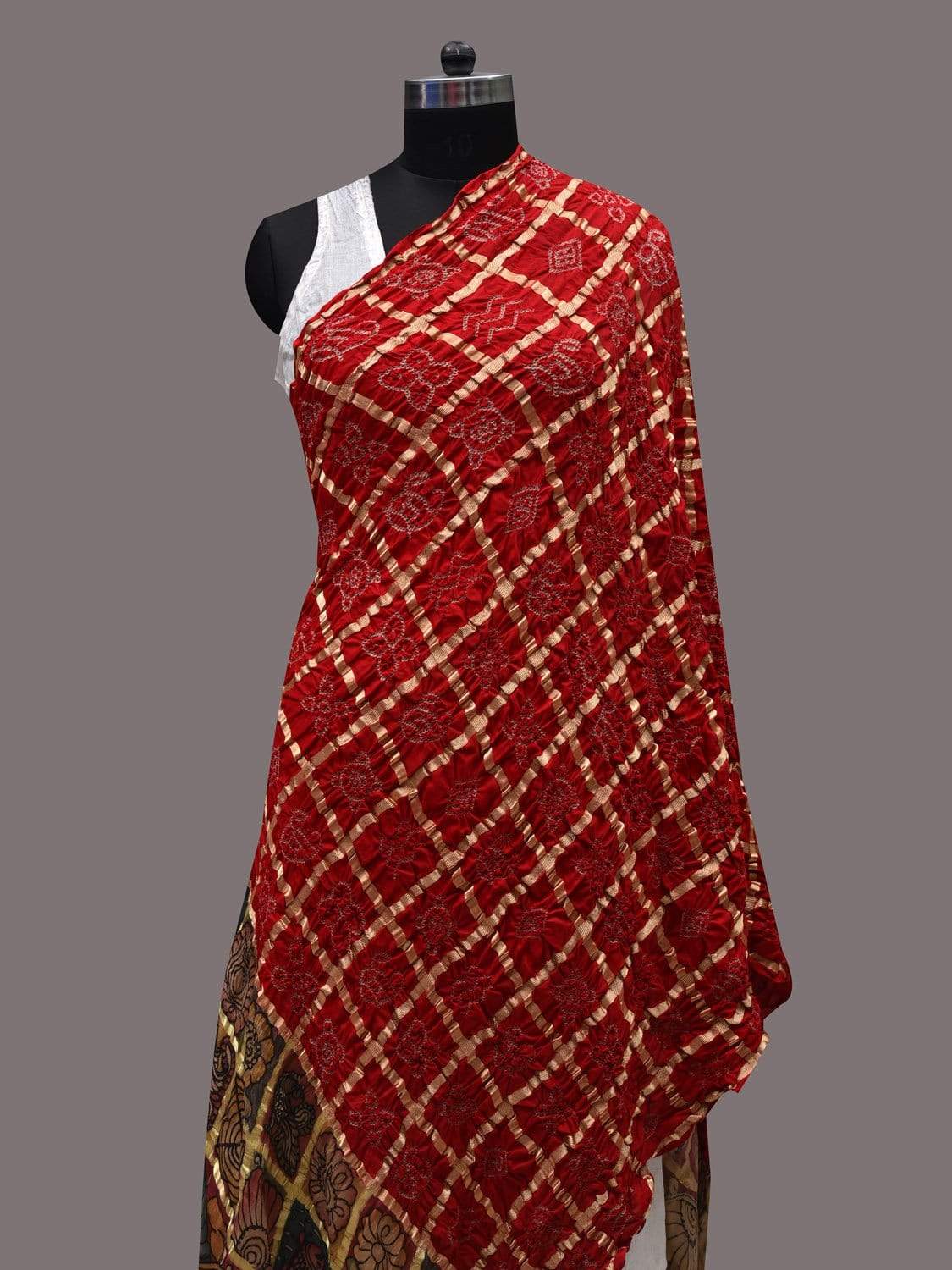 Red Bandhani Kalamkari Hand Painted Kanchipuram Silk Handloom Dupatta ds2474