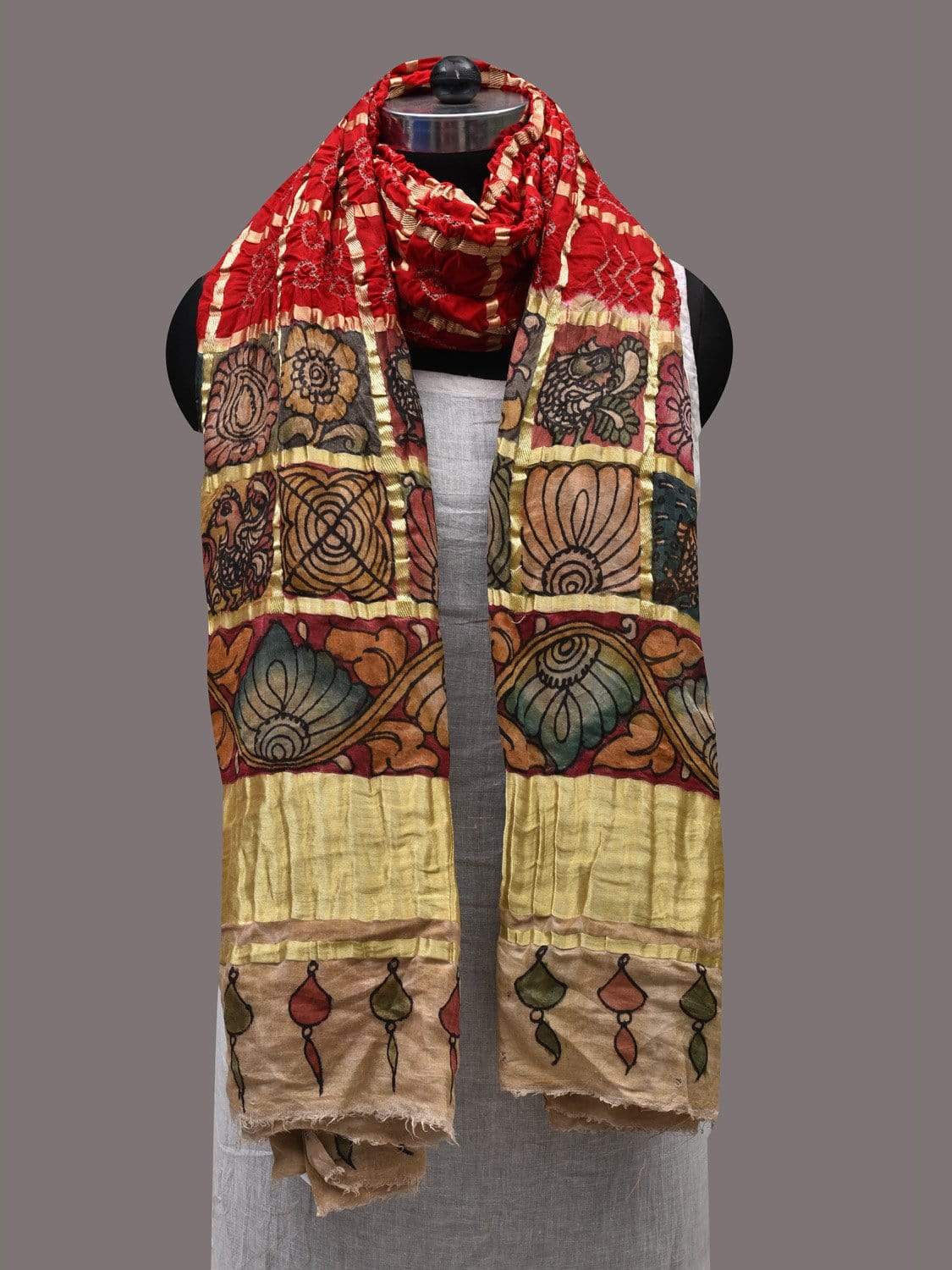 Red Bandhani Kalamkari Hand Painted Kanchipuram Silk Handloom Dupatta ds2474