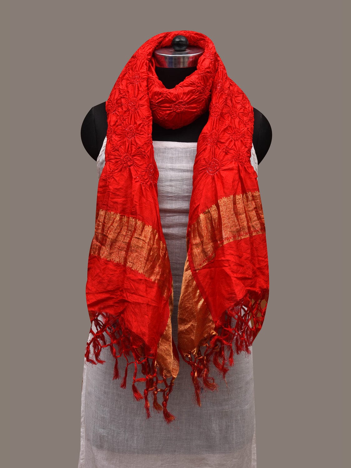 Red Bandhani Kanchipuram Silk Handloom Dupatta with Border Design ds2729