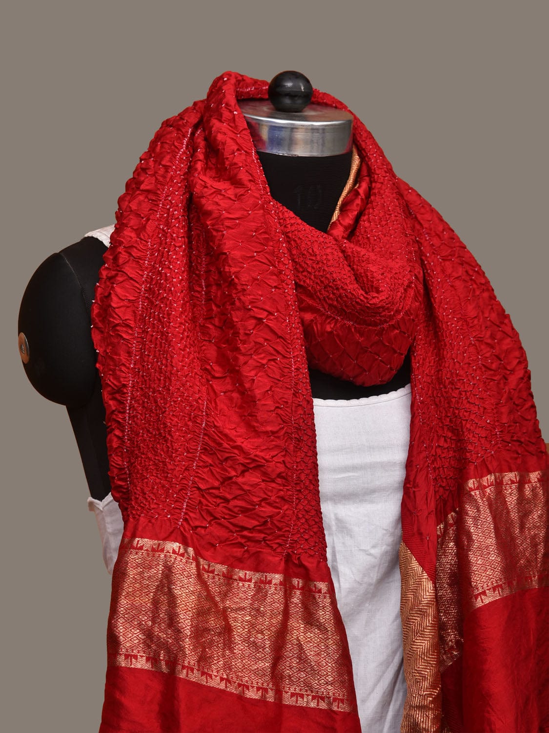 Red Bandhani Kanchipuram Silk Handloom Dupatta with Strips Design ds3122