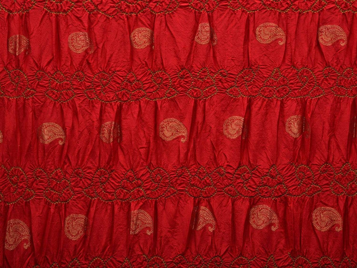 Red Bandhani Kanchipuram Silk Handloom Saree with Mango Buta Design bn0291