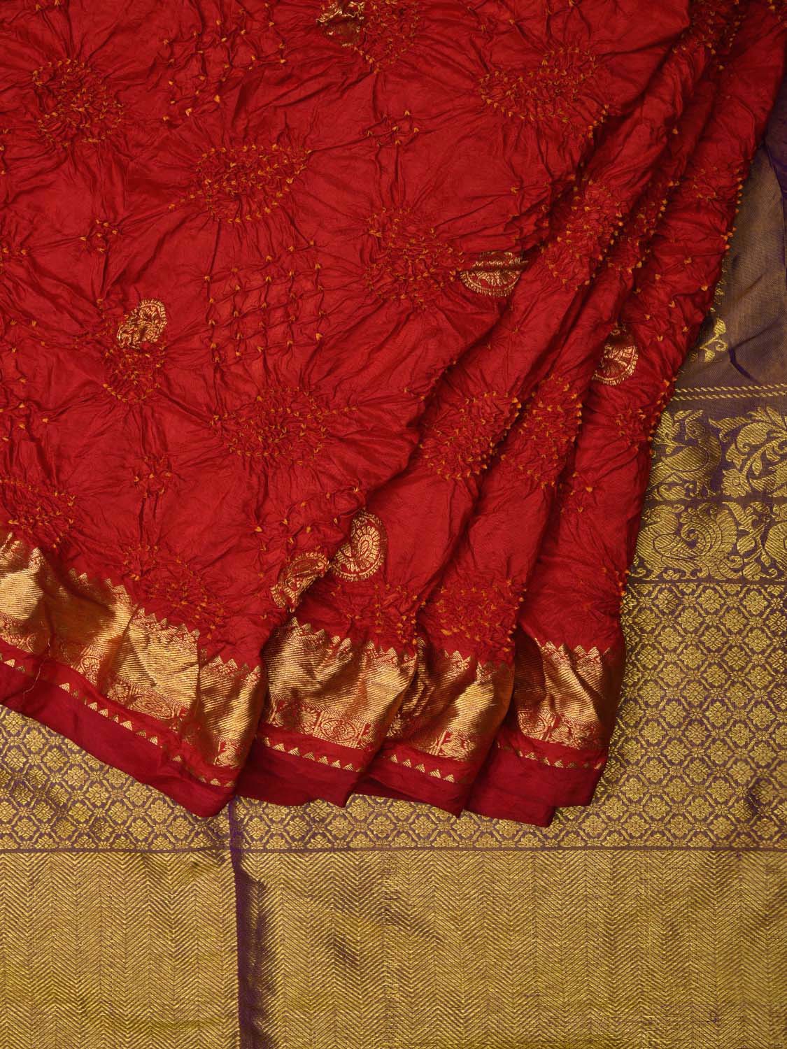 Red Bandhani Kanchipuram Silk Handloom Saree with Mango Pallu Design bn0232