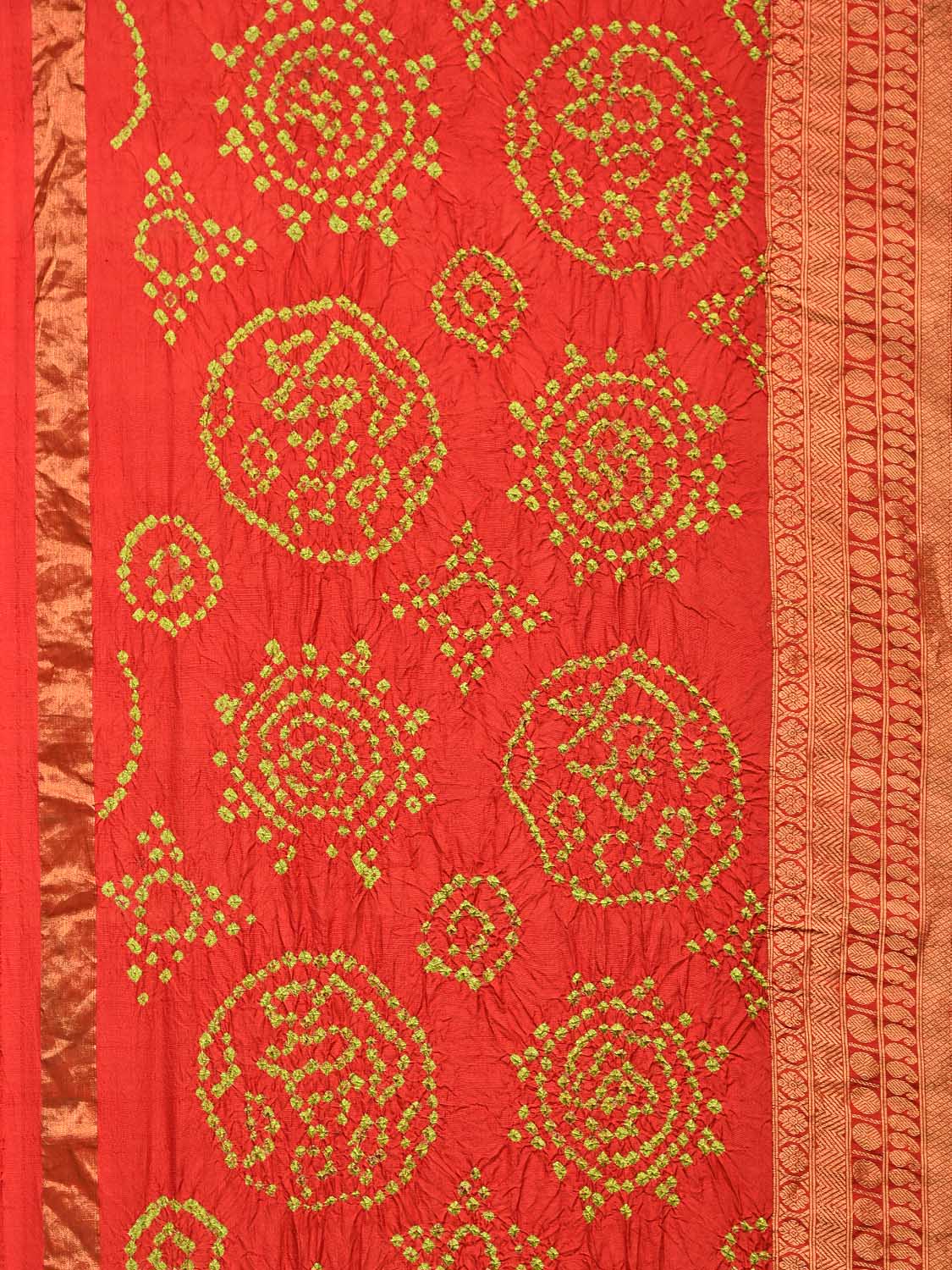 Red Bandhani Kanchipuram Silk Handloom Saree with Middle Brocade Design bn0155