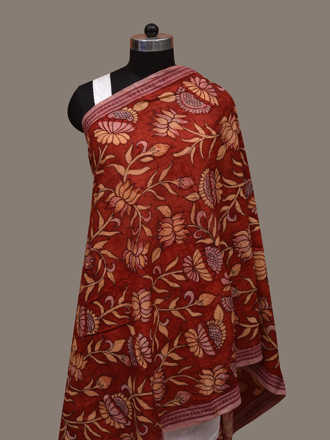Red Kalamkari Hand Painted Cotton Handloom Dupatta with Lotus Flowers and Doby Border Design ds3115