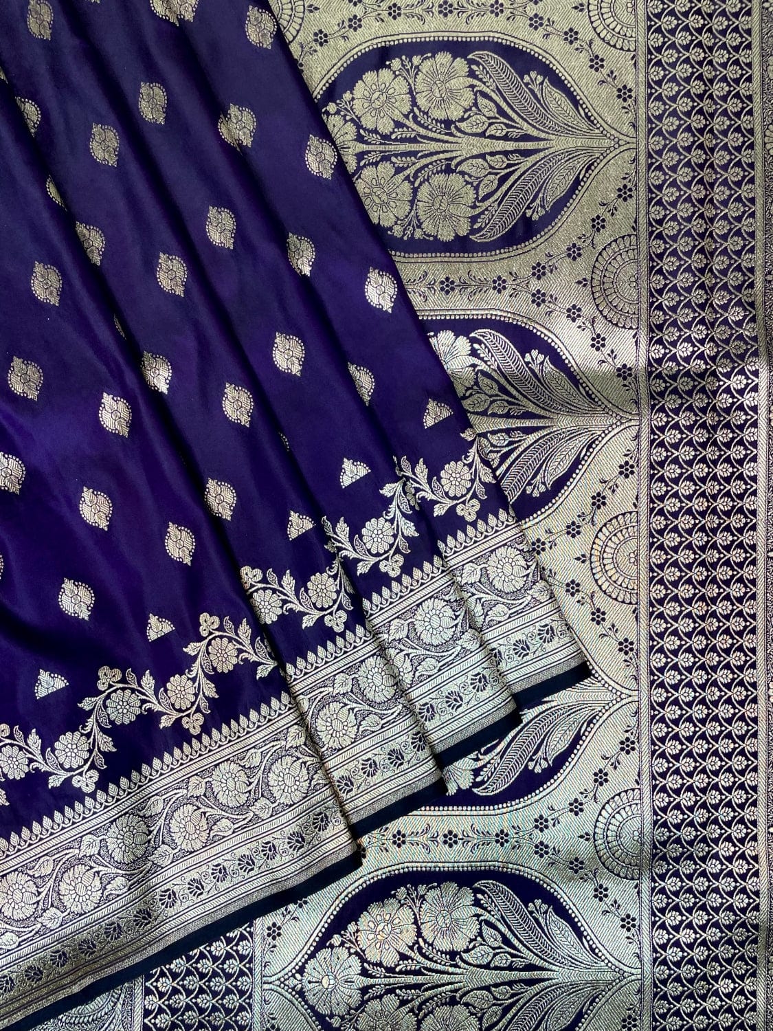 Royal Blue Banaras Katan Silk Saree with Body Butti and Border Design b0396ds