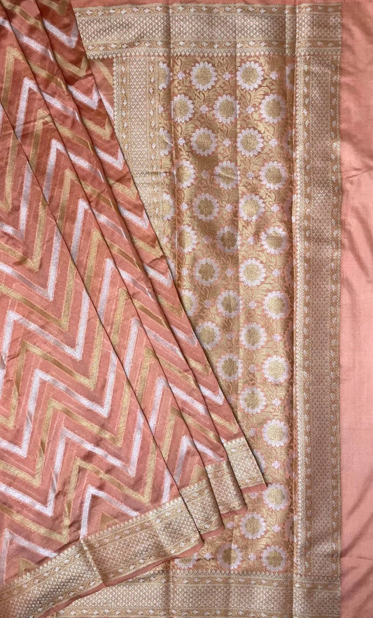 Rust Banaras Georgette Silk with Zari Lines with Intricate Border and Pallu Design b0114ds