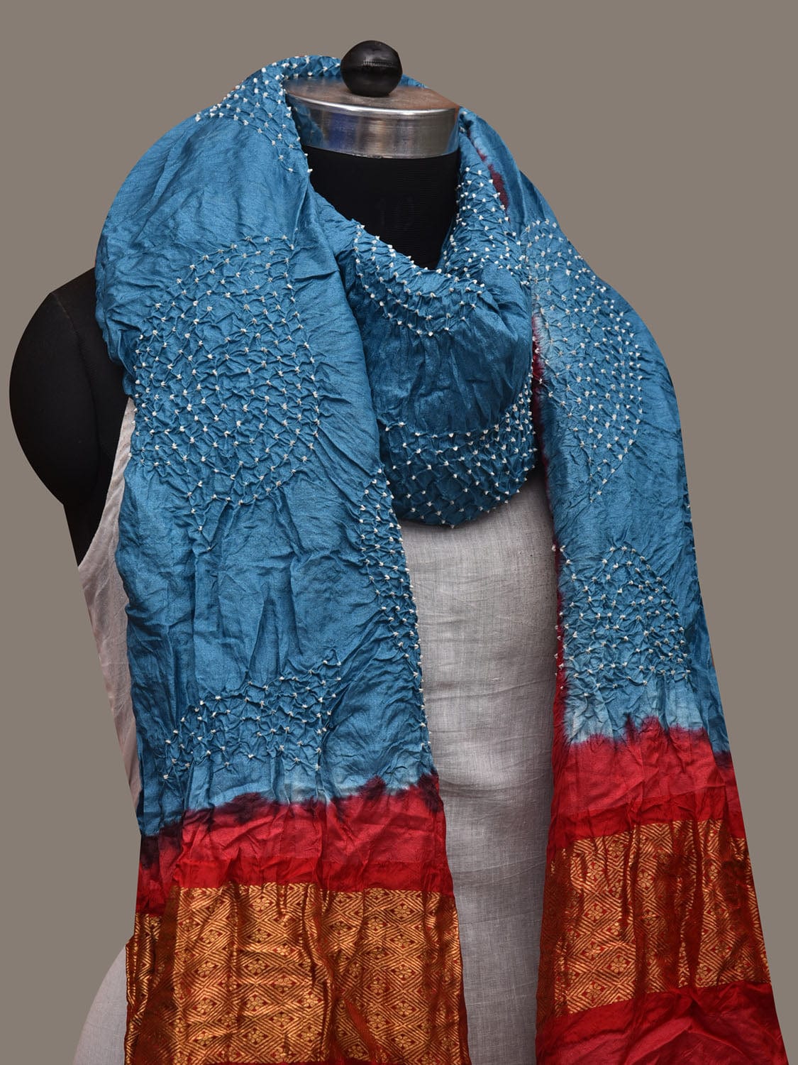 Teal and Red Bandhani Kanchipuram Silk Handloom Dupatta with Border and Leaf Design ds3014