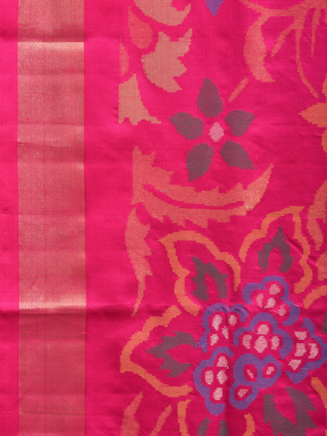 Pink Uppada Silk Handloom Saree with All Over big Floral Design u2253