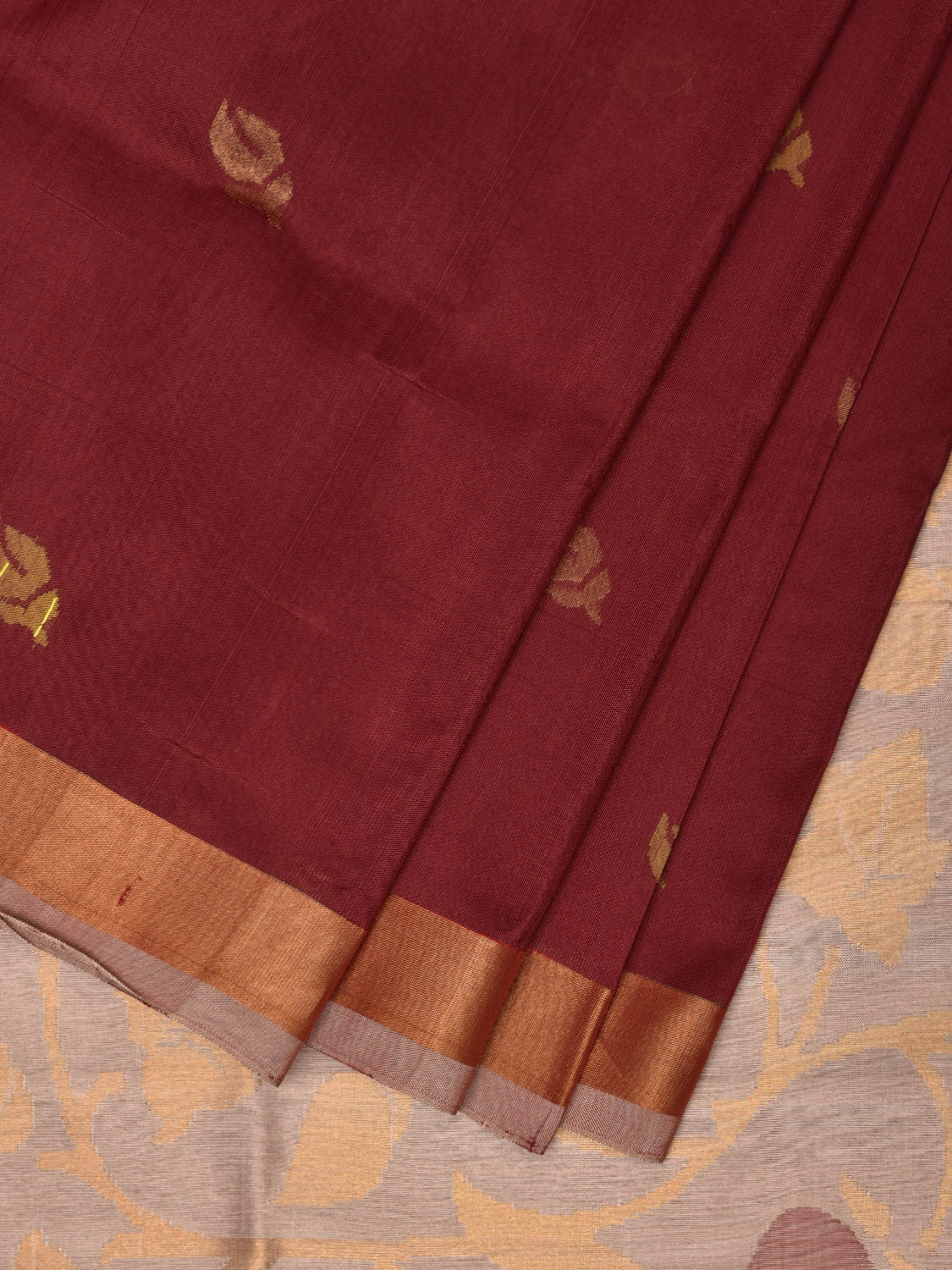 Maroon and Cream Uppada Silk Handloom Saree with Floral Pallu Design u2262