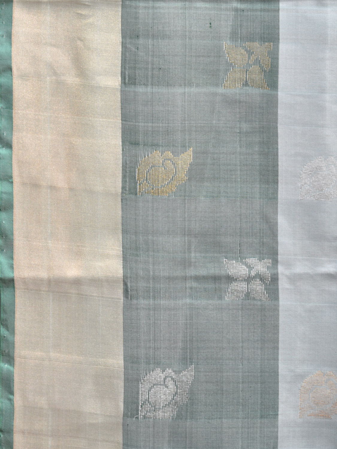 Light Grey and Dark Green Uppada Silk Handloom Saree with Body Buta and Contrast Pallu Design u2268
