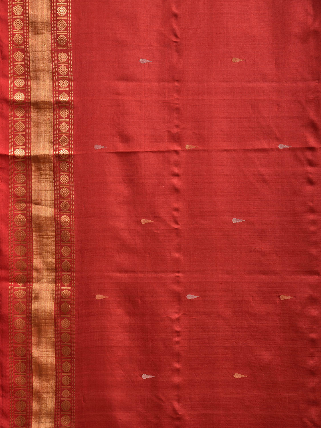 Red Uppada Silk Handloom Saree with Karpur Pallu Design u2323