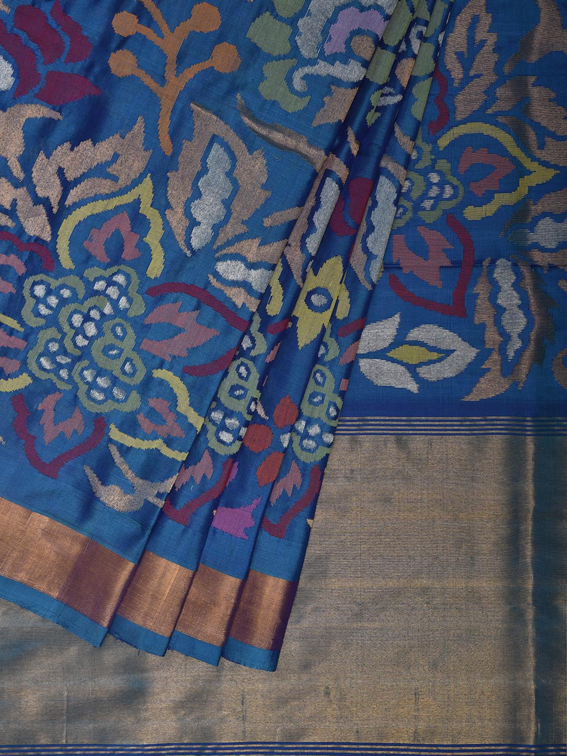 Blue Uppada Silk Handloom Saree with All Over Floral Design u2383