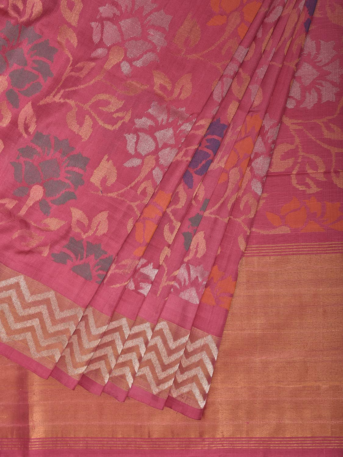 Light Pink Uppada Silk Handloom Saree with All Over Floral and Zig-Zag Border Design u2479