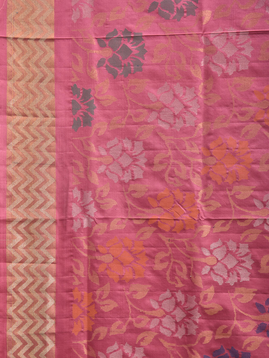 Light Pink Uppada Silk Handloom Saree with All Over Floral and Zig-Zag Border Design u2479