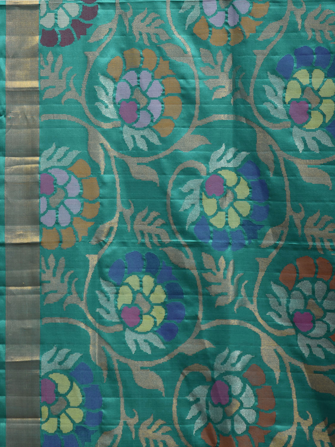 Turquoise Uppada Silk Handloom Saree with All Over Floral Design u2484