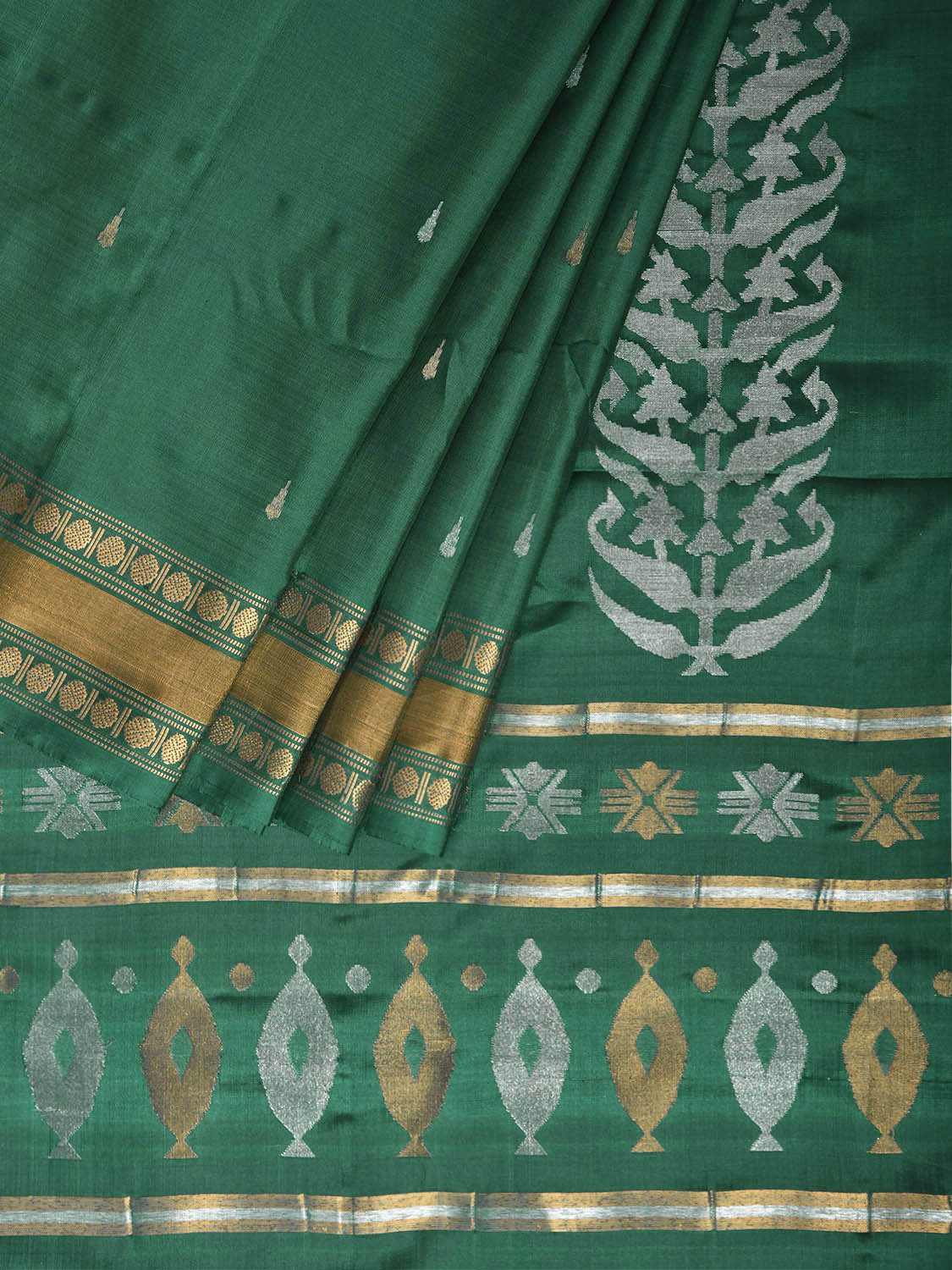 Green Uppada Silk Handloom Saree with Karpur Pallu Design u2495