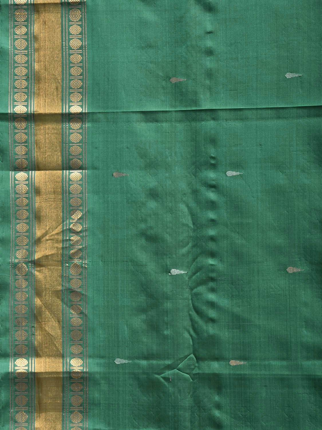 Green Uppada Silk Handloom Saree with Karpur Pallu Design u2495