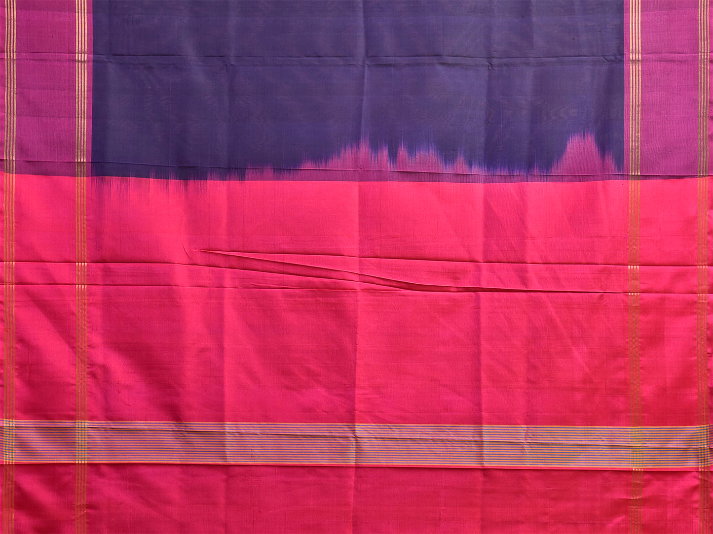 Navy and Pink Uppada Silk Handloom Plain Saree with Contrast Pallu Design u2500