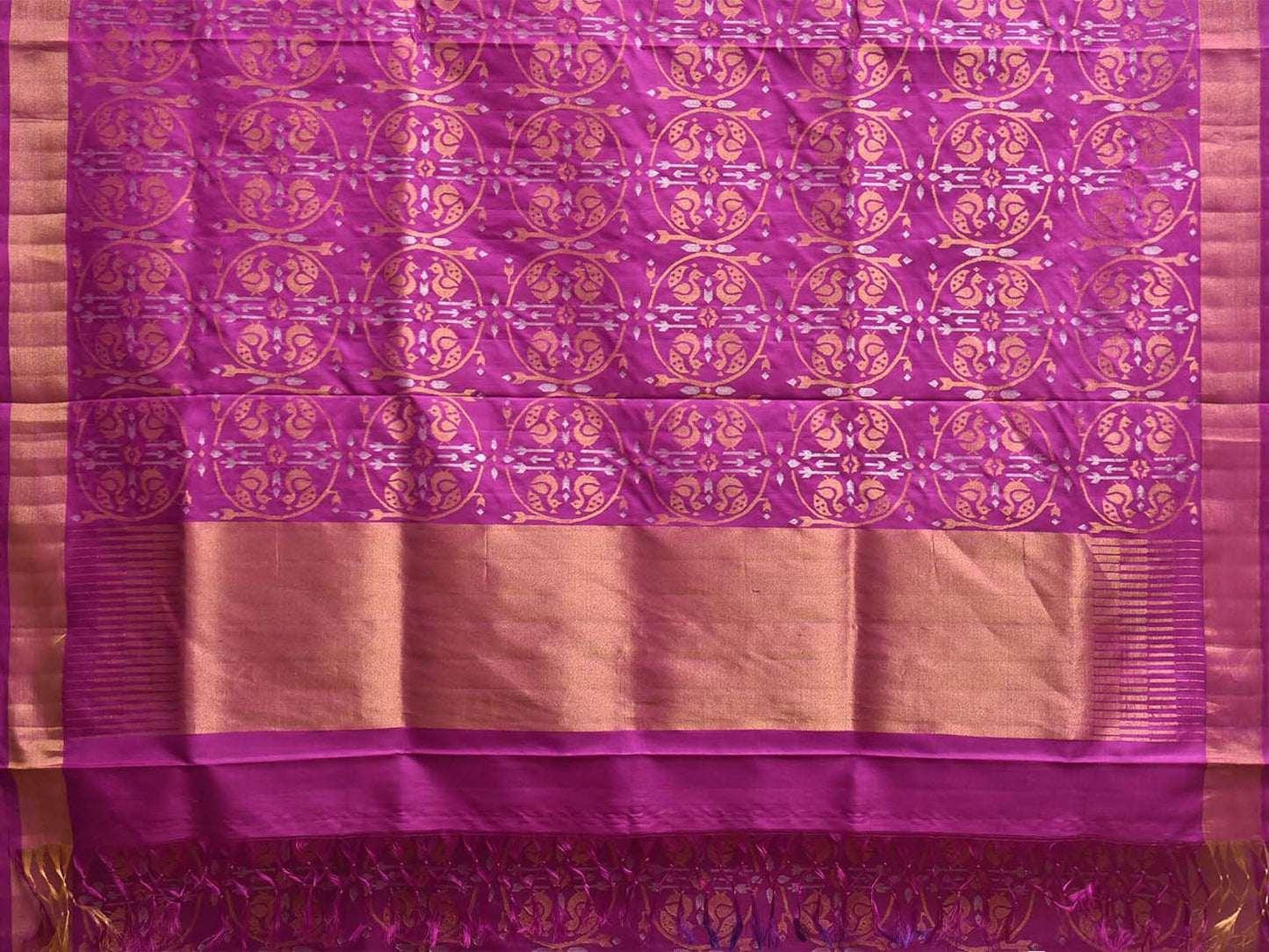Magenta Uppada Silk Handloom Saree with All Over Bangdimore Design u2535