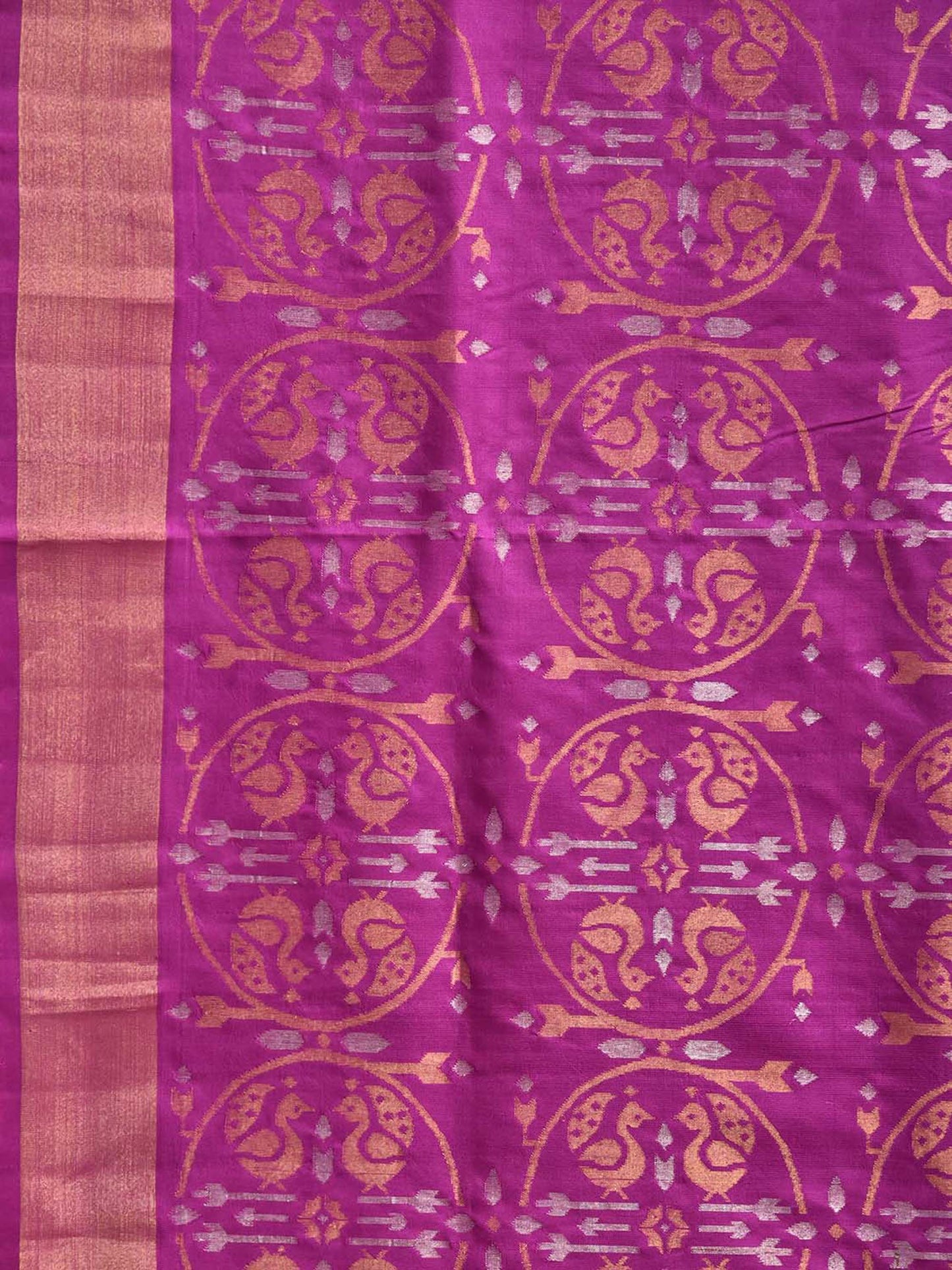 Magenta Uppada Silk Handloom Saree with All Over Bangdimore Design u2535