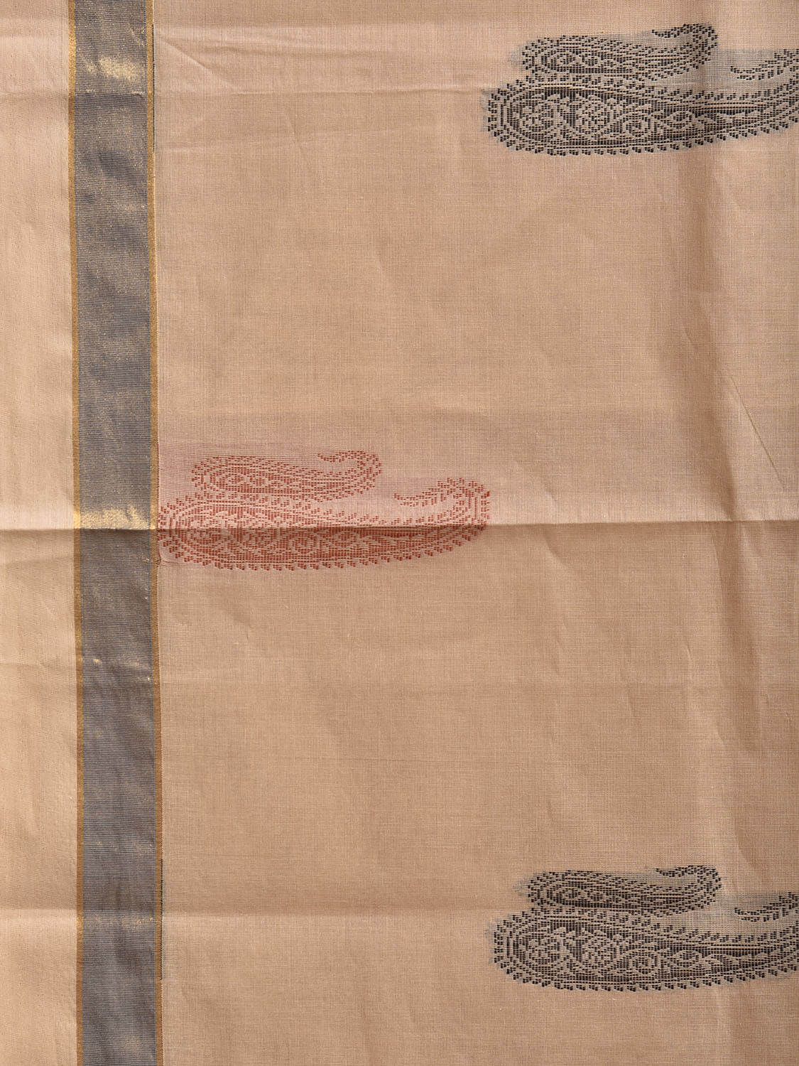 Cream Venkatagiri Cotton Saree with Mango Buta and Pallu Design v1097