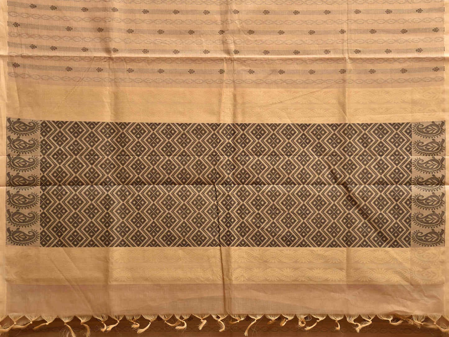 Light Fawn Venkatagiri Cotton Saree with Small Buta and Pallu Design v0241