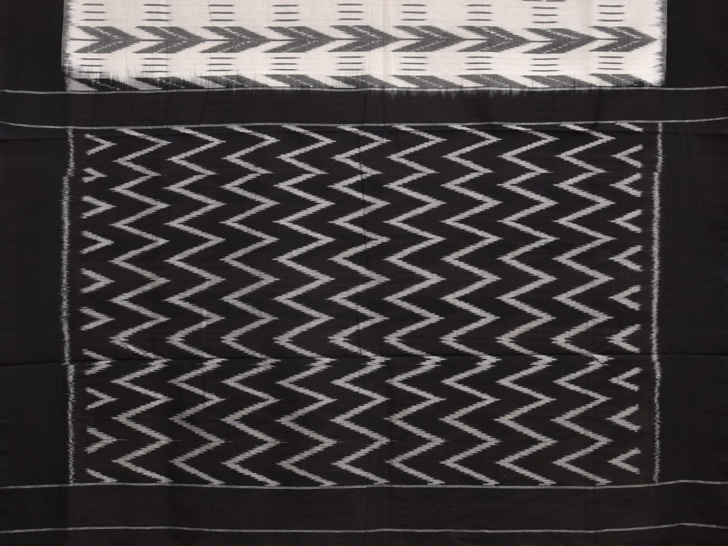 White and Black Pochampally Ikat Cotton Handloom Saree with Arrow Head Design No Blouse i0842